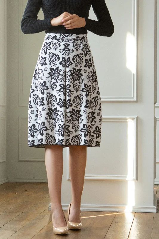 Skirt, Jacquard knit midi skirt in black ribbed skirt waist