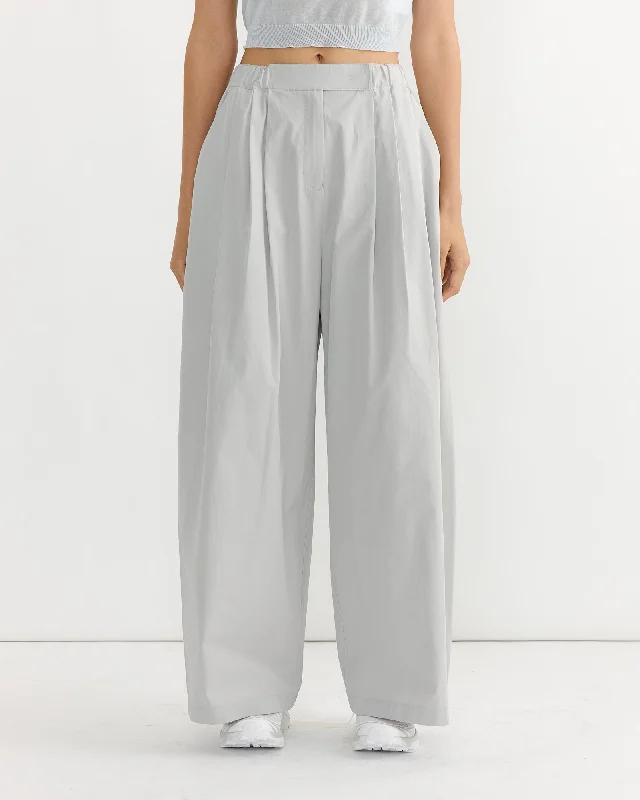 Three Tuck Banding Pant in Grey Trendy High-Waist Trousers